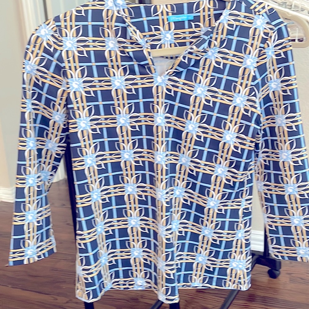 J. McLaughlin Signature Tee Navy Blue  Cream Pattern 3/4 Sleeve V Neck sz XS